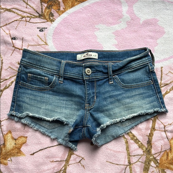 Hollister Extremely Low Rise cheeky micro/mini Denim Shorts size 3 / 26”